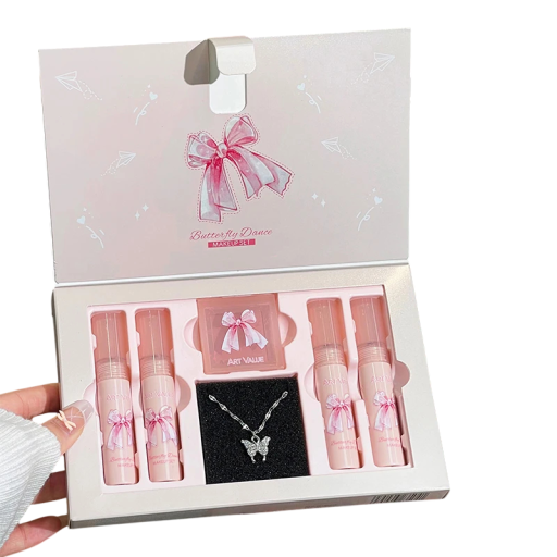 Cadeau cosmetica set met lipgloss en blush met een ketting matte make-up decoratieve set voor dagelijks gebruik en als cadeau