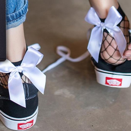 Calcetines de rejilla para mujer con lazo