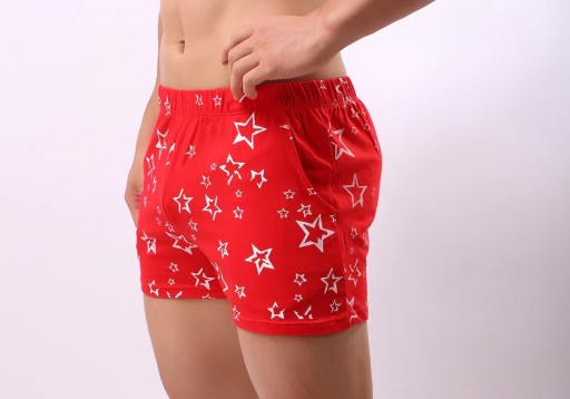 Calções masculinos com estrelas