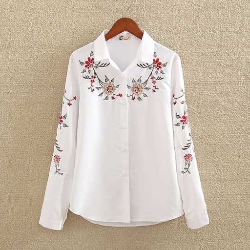 Camisa branca feminina com flores