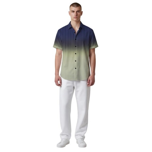 Camisa de hombre a rayas bicolor con manga corta y transición de colores suave desde los hombros hasta el dobladillo con rayas estrechas y cuello clásico