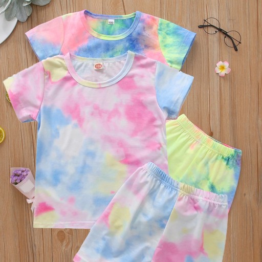 Camiseta y pantalón corto de colores para niña L1296