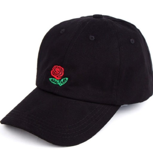 Cappellino con rosa