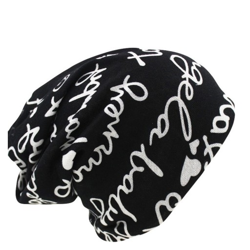 Cappello autunnale da donna con scritte