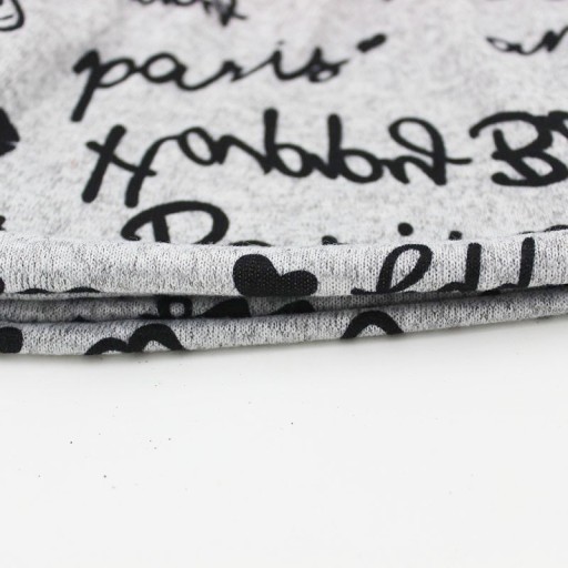 Cappello autunnale da donna con scritte