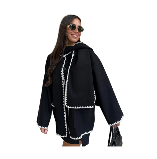 Cappotto autunnale da donna con sciarpa e bordi bianchi