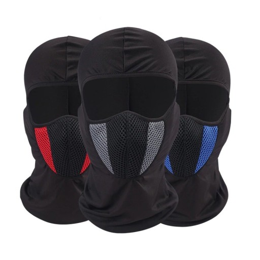 Cappuccio sotto il casco