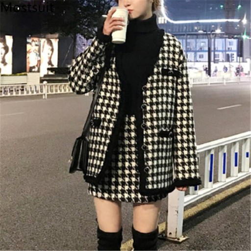 Cardigan et jupe pour femmes