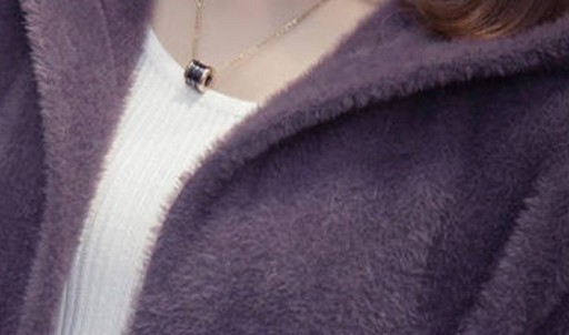 Cardigan peloso da donna con cappuccio