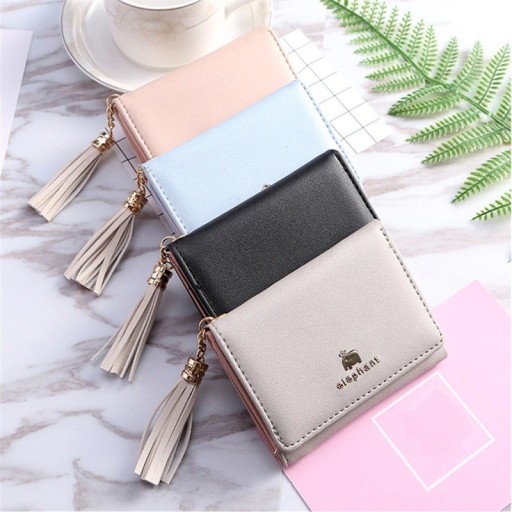 Carteira de couro pequena para senhora com pompom M162