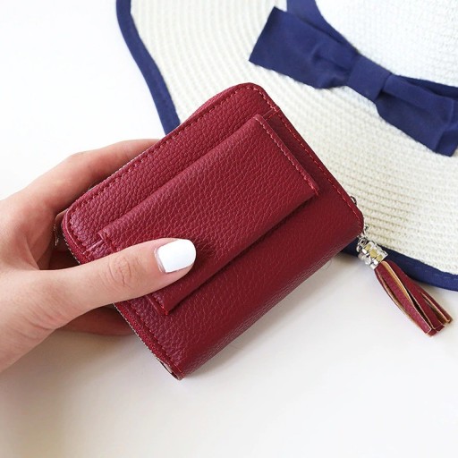 Cartera pequeña de piel para mujer con borla M275