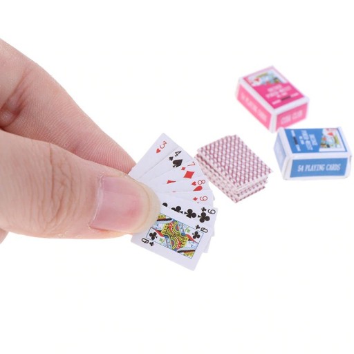 Cartes à jouer pour poupée