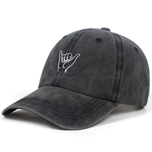 Casquette avec broderie de main