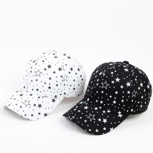 Casquette avec des étoiles