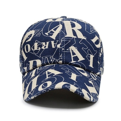 Casquette avec lettres