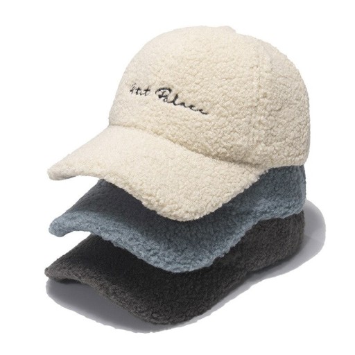 Casquette isolée pour femme
