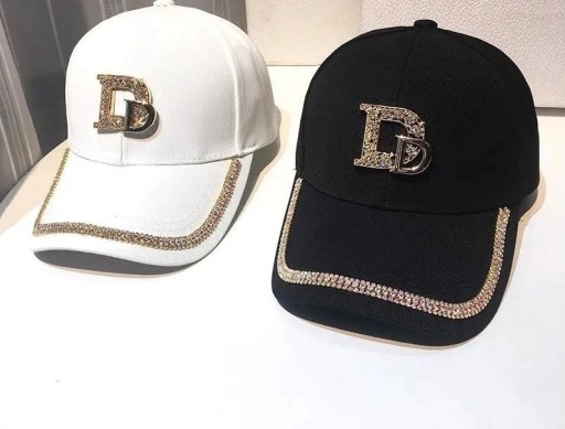 Casquette pour femme avec des strass