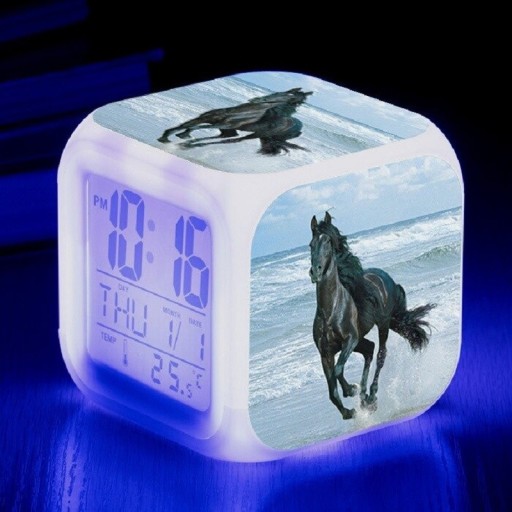 Ceas de masa cu LED