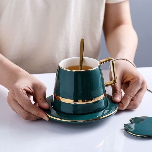 Ceramic tea cup 450 ml with saucer and spoon Lid with cut-out for spoon Dark green set with gold stripe and gold handle