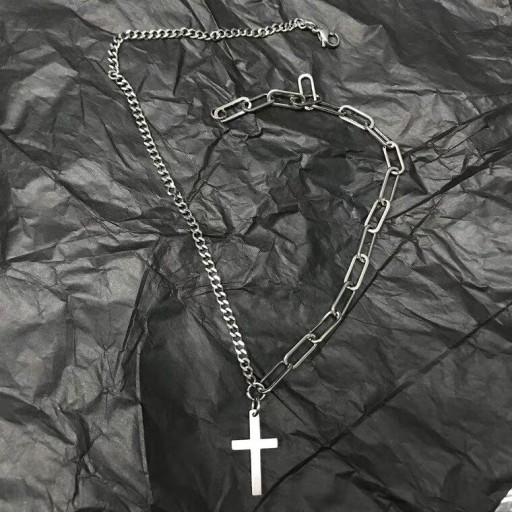 Chain Necklace with Pendant