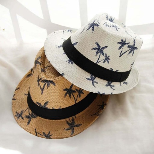 Chapeau d'enfant avec des palmiers