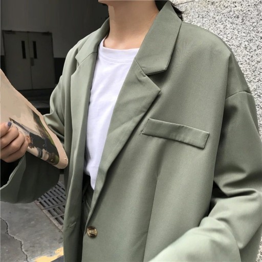 Chaqueta y pantalones cortos de mujer