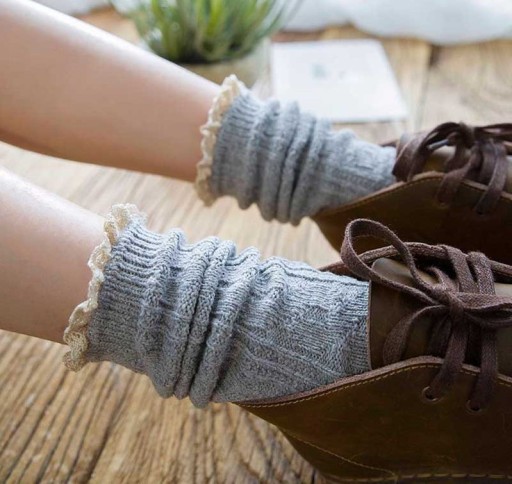 Chaussettes chaudes pour femmes avec volants