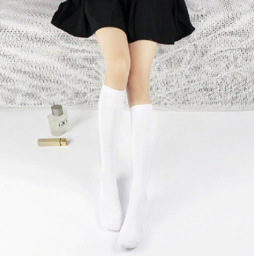 Chaussettes montantes stylées pour femmes