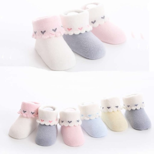 Chaussettes pour bébés avec des cœurs - 3 paires