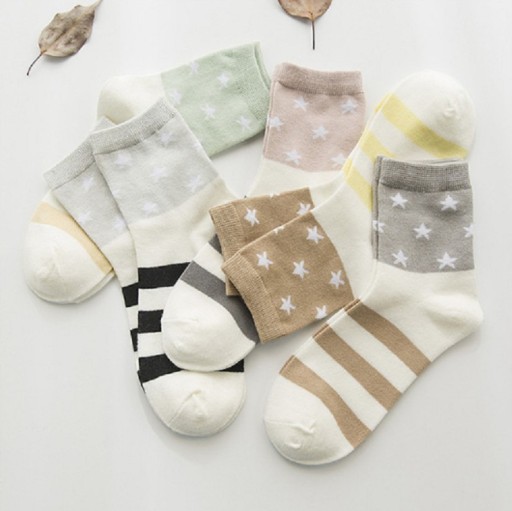 Chaussettes pour femmes à rayures et étoiles - 5 paires