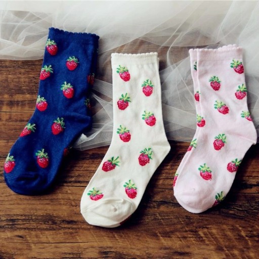 Chaussettes pour femmes avec des fraises