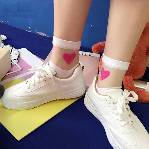 Chaussettes pour femmes avec un cœur
