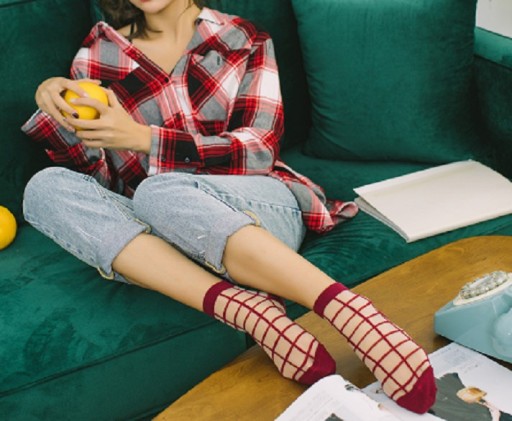Chaussettes transparentes à carreaux pour femmes A1052