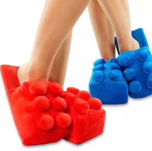 Chaussons en forme de blocs de construction