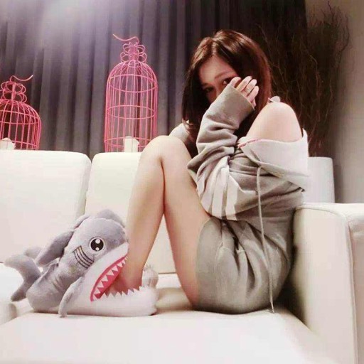 Chaussons pour femmes en forme de requin