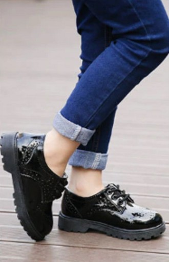 Chaussures à lacets vernies pour enfants