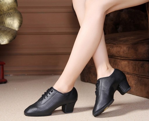 Chaussures de danse en cuir pour femmes