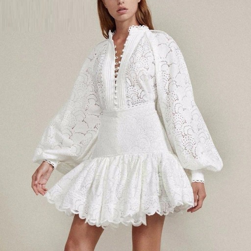 Chemise et jupe en dentelle pour femmes