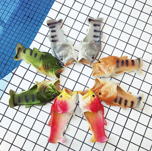 Chinelos originais em forma de peixe