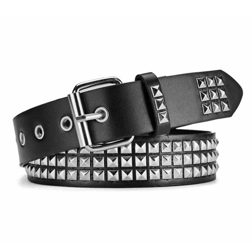 Cinturón de piel sintética negra de 3,5 cm. Cinturón para pantalones rockeros con remaches piramidales de metal. Accesorio de moda elegante. Alternativa punk. Diseño unisex.