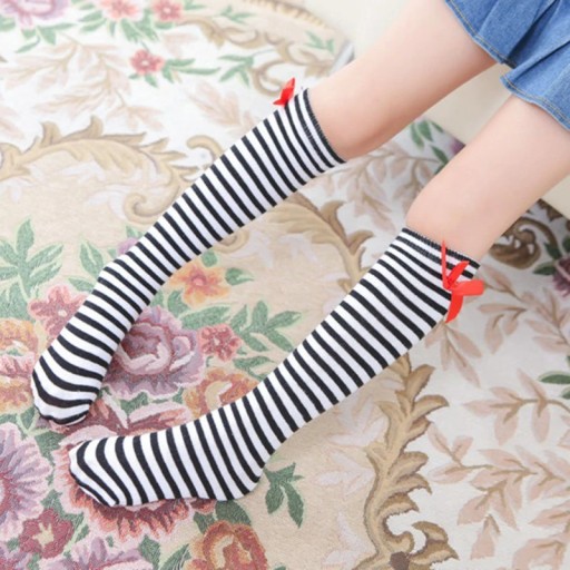 Ciorapi cu dungi pentru fete