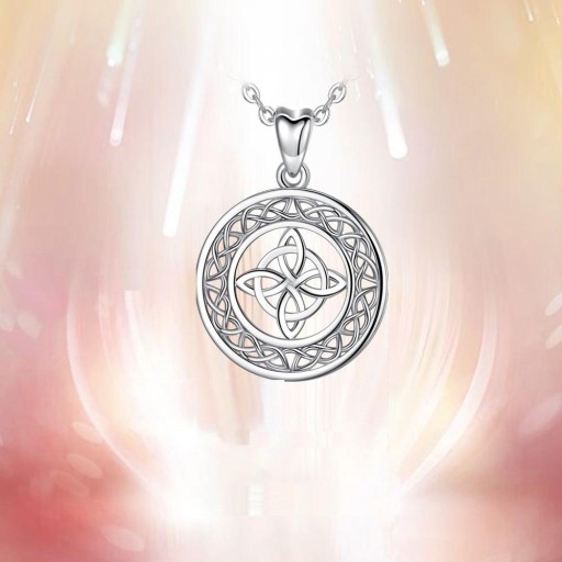 Colar com pendente D690