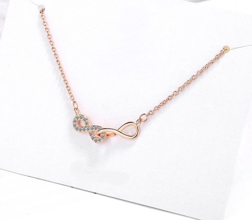 Colar feminino com infinito entrelaçado