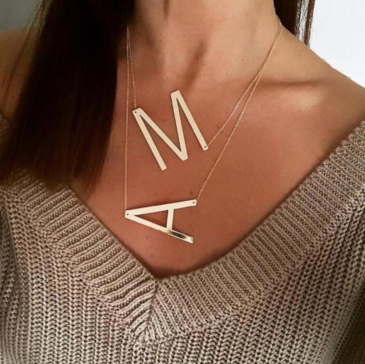 Colar feminino com letra do alfabeto G829