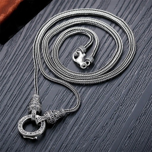 Colar feminino com marcasite