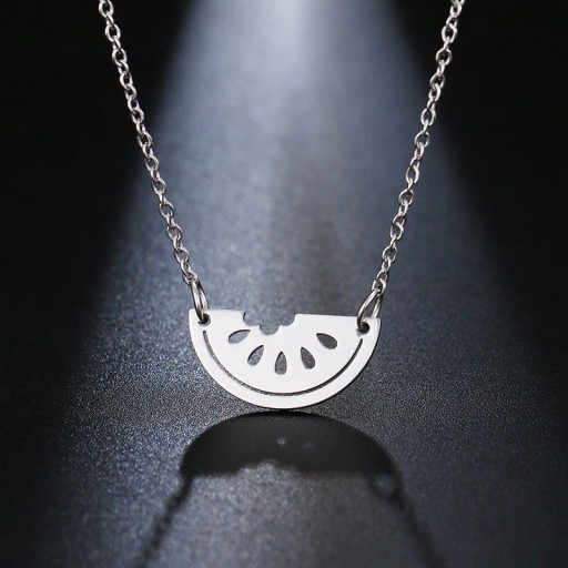 Colar feminino com melão