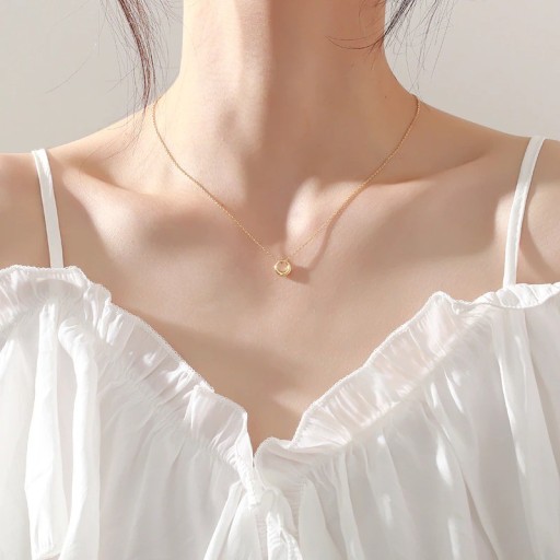 Colar feminino com pendente circular D570