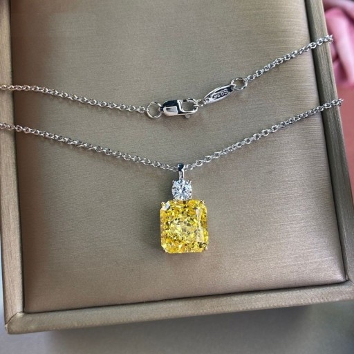 Colar feminino com pendente D517