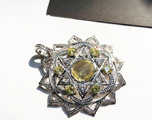 Colgante de mujer D637