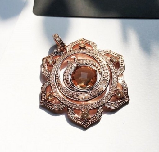 Colgante de mujer D738